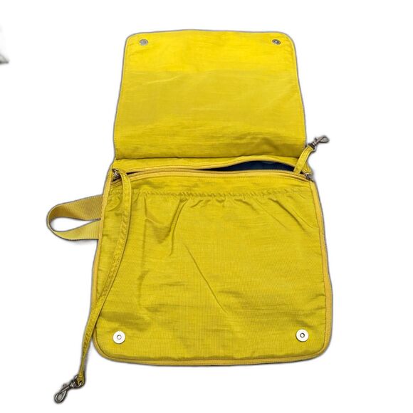 Baggallini Expandable Messenger Crossbody Bag Kiwi Yellow Nylon Sample Product - Picture 5 of 9